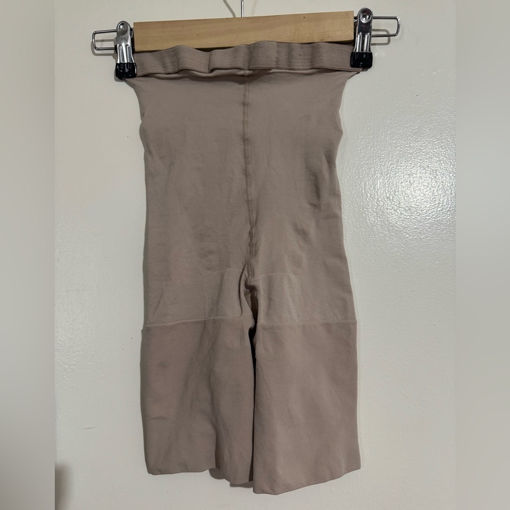 SPANX by Sara Blakely Shapewear Shorts in Tan Size B